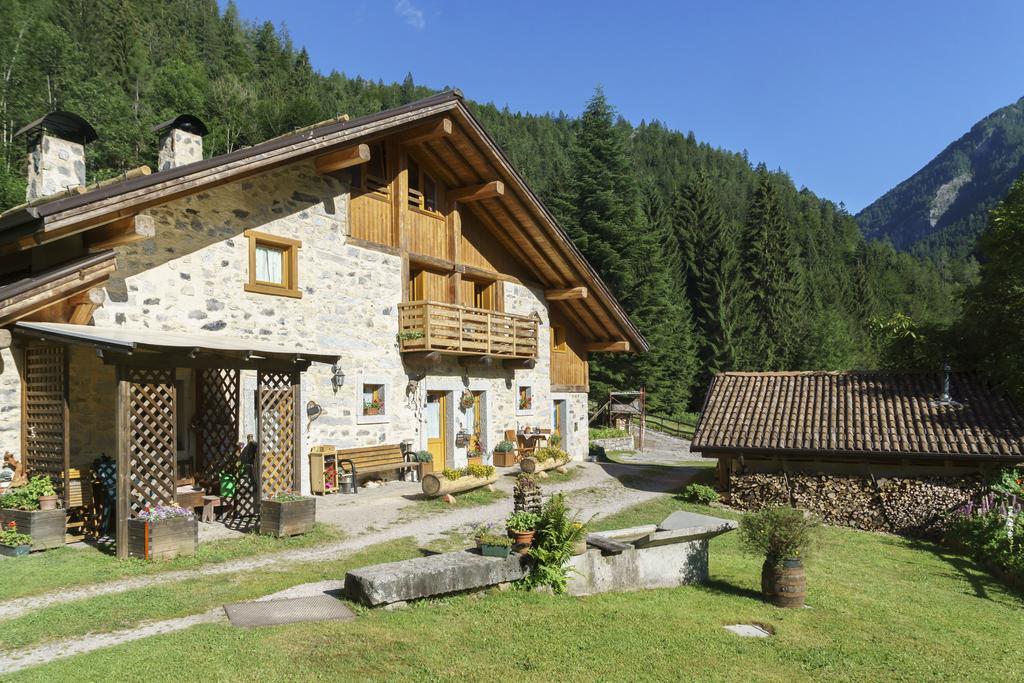 Agritur Manoncin Villa Daone Exterior photo