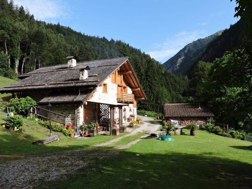 Agritur Manoncin Villa Daone Exterior photo